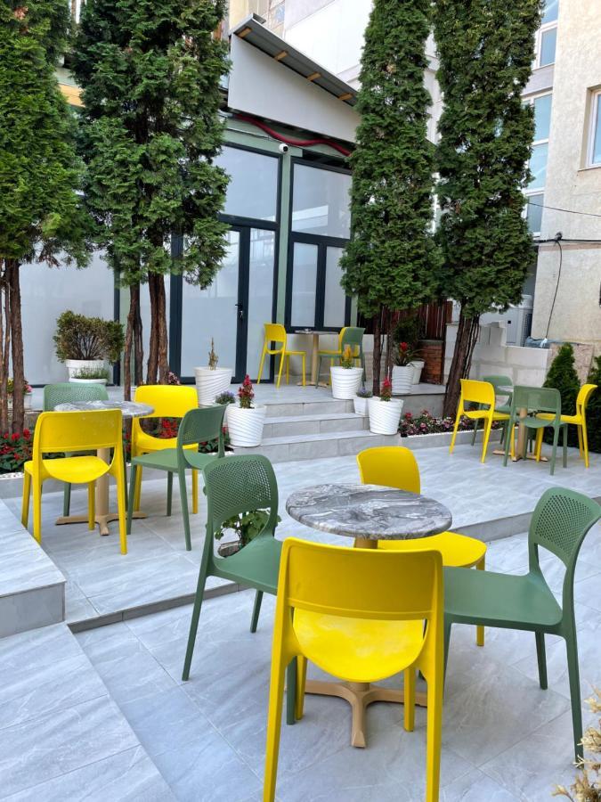 Hostel Dera Приштина Екстер'єр фото